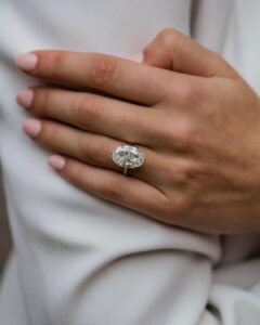 Simple 3.2Ct White Oval Cut Wedding Ring For Her | Perfect Proposal Ring