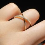 Round Criss Cross Band