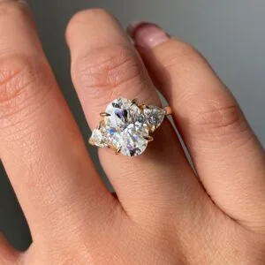 Fancy 1.80Ct White Oval Three Stone Engagement Ring | Best Gift For Fiancée - Image 3