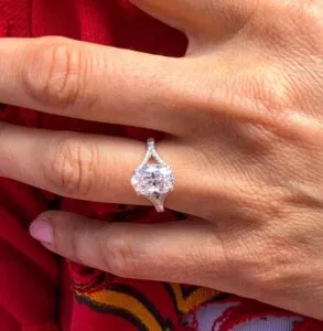 Oval Solitaire Engagement Ring