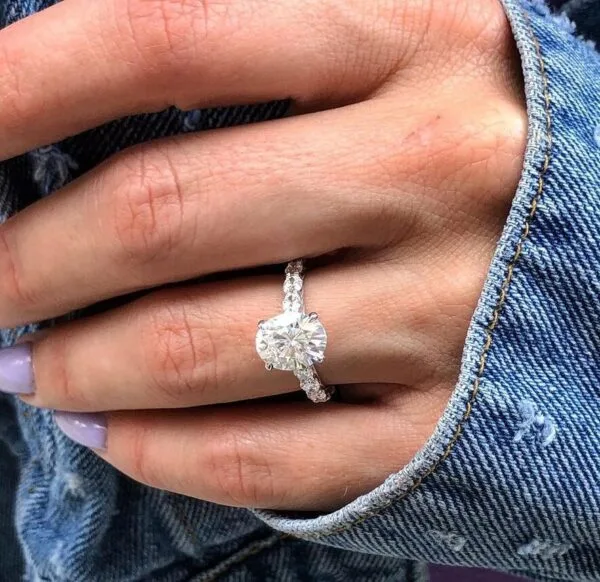 Oval Solitaire Wedding Ring