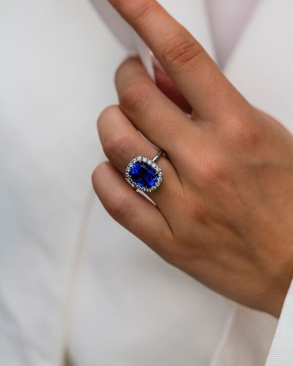 Awesome 2.88Ct Blue Cushion Cut Halo Wedding Ring | Best Gift For Bridal - Image 5