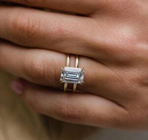 Emerald Solitaire Party Wear Ring