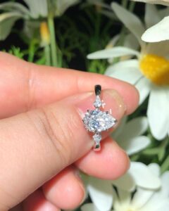 Pear three stone ring