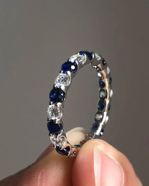 Round prong wedding band