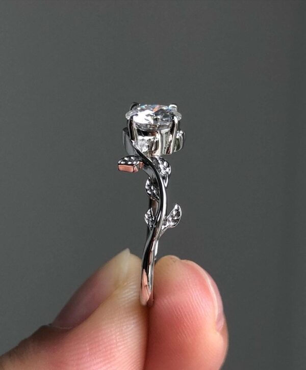 Awesome 2.2Ct White Round Cut Solitaire Birthday Gift Ring For Wife | Best Gift For Mother - Image 5