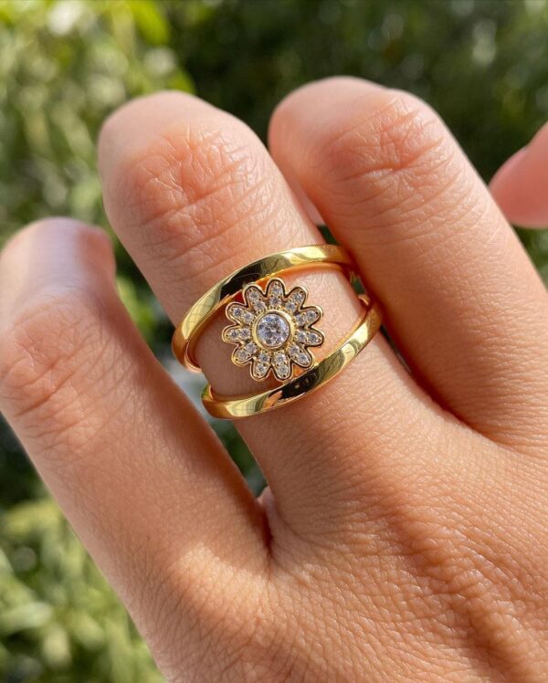 Round Bezel Wedding Ring
