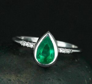 Pear Bezel Wedding Ring
