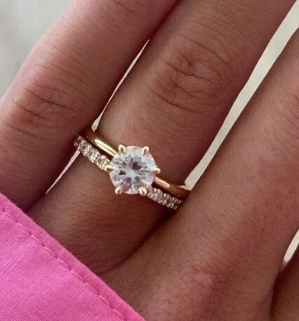 Round Engagement Ring Set