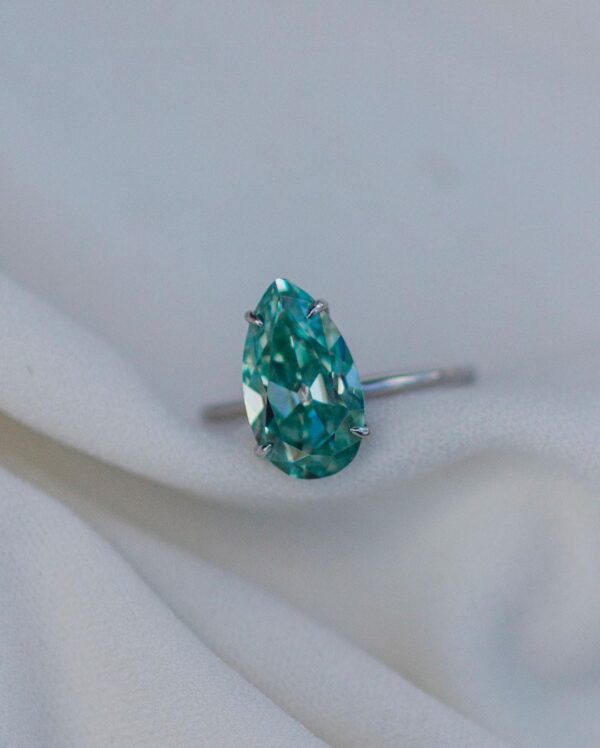 2.5Ct Green Pear Cut Solitaire Anniversary Gift Ring | Best Gift Ring For Mother - Image 4