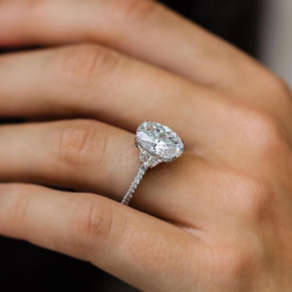 Beautiful 2.88Ct White Oval Cut Three Stone Best Engagement Ring For Women - Image 5