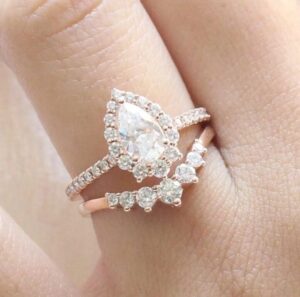 Pear Wedding Ring Set