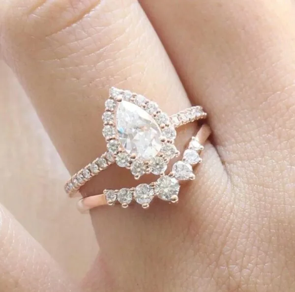 Pear Wedding Ring Set