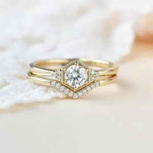 Round Engagement Ring Set