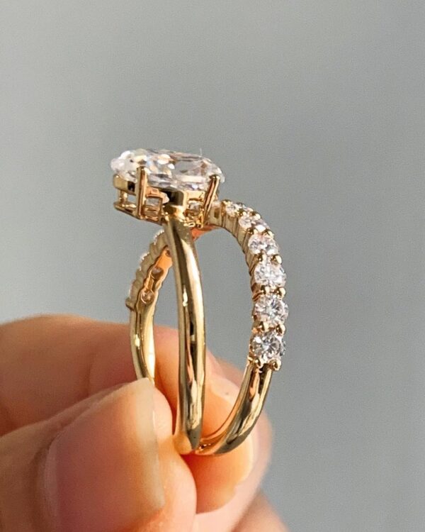 2.4Ct White Oval Cut Solitaire Beautiful Party Wear Ring For Her | Women's Day Gift Ring - Image 4