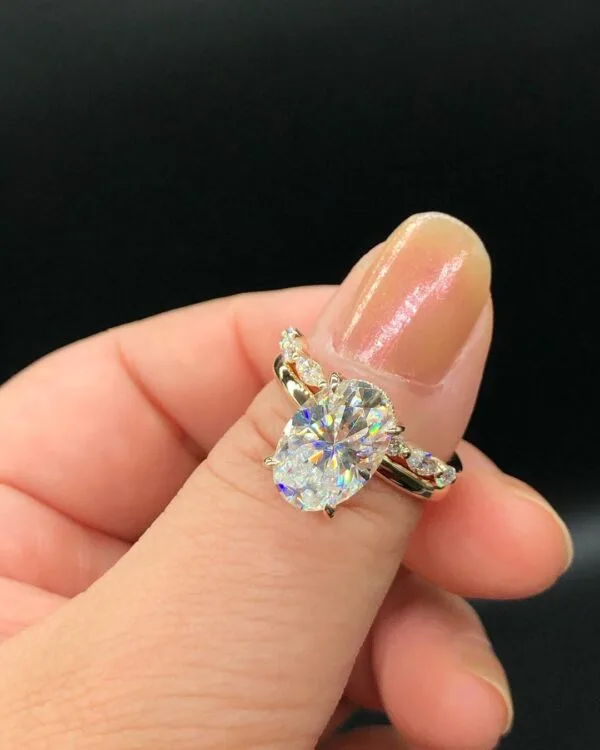 Oval Solitaire Ring Set