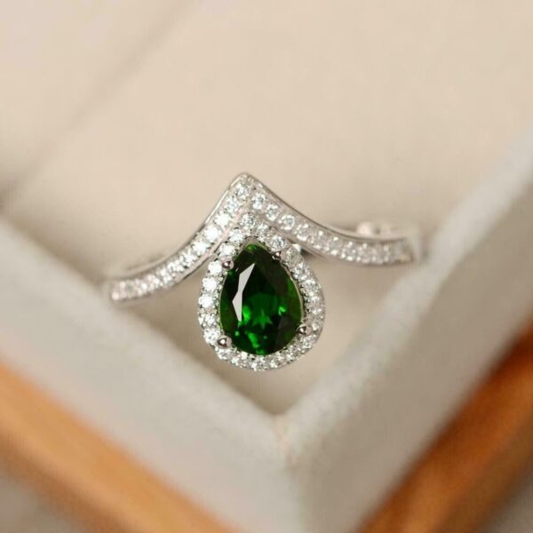 Trendy 2.70Ct Green Pear Cut Halo Perfect Birthday Gift Ring For Mother | Fashion Jewelry - Image 4