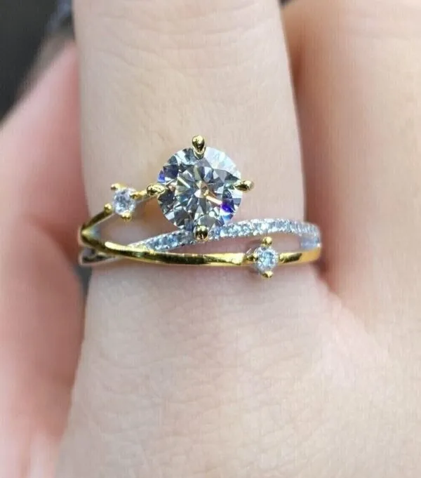 Round Solitaire Engagement Ring