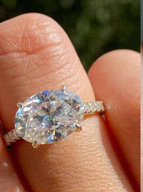 Oval Solitaire Engagement Ring