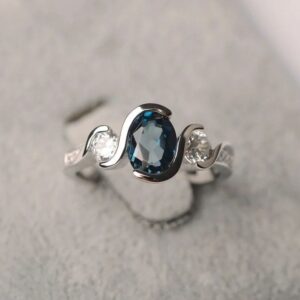 Oval Half Bezel Ring