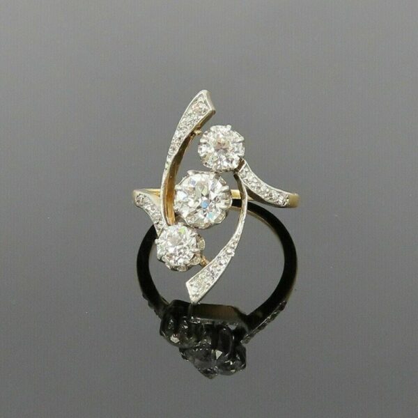 Round Party Wear Ring