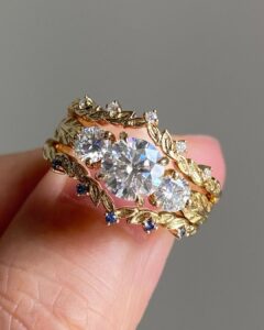 Round Wedding Ring Set