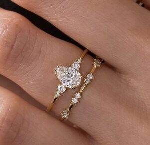Pear Solitaire Ring Set