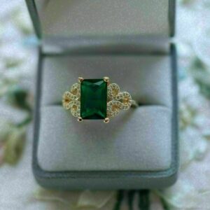 Emerald Solitaire Wedding Ring