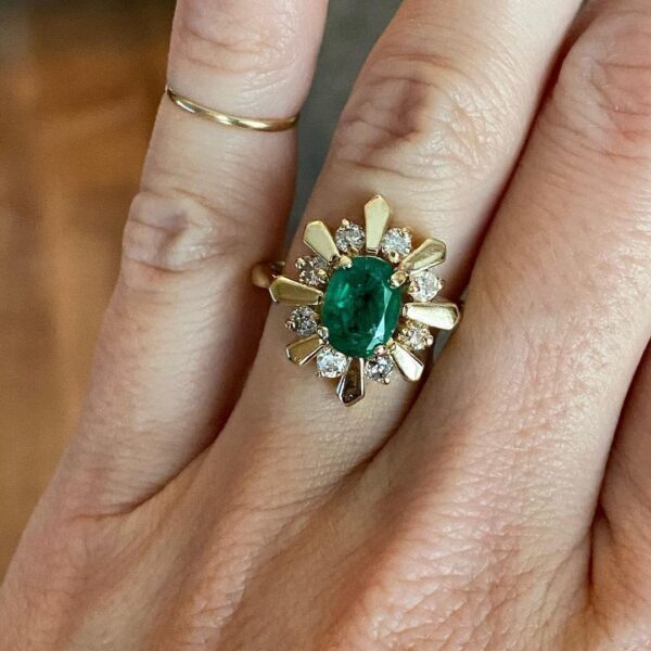 Pretty 2.5Ct Green Oval Cut Solitaire Perfect Engagement Promise Ring For Fiancee | Women's Gift - Image 4