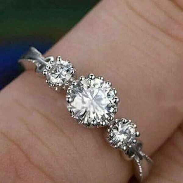 Round Three Stone Ring