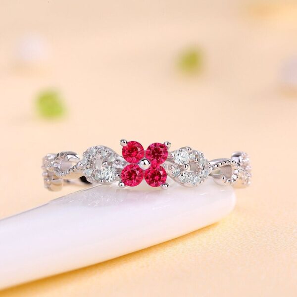 Round Cut Solitaire Ring