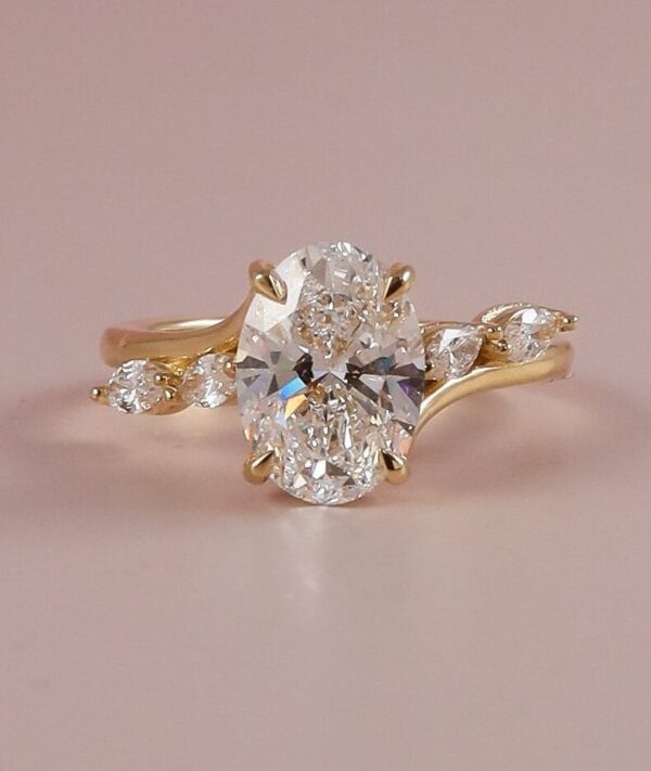 Oval Engagement Proposal Ring