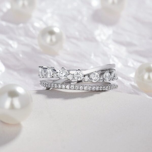 White Round Cut Band