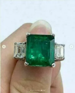Beautiful 3.10Ct Green Emerald Cut Three Stone Beat Engagement Ring For Fiancée | Women Jewelry