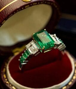 1.50Ct Green Emerald Cut Three Stone Engagement & Anniversary Ring | Elegant Wedding Jewelry For Women